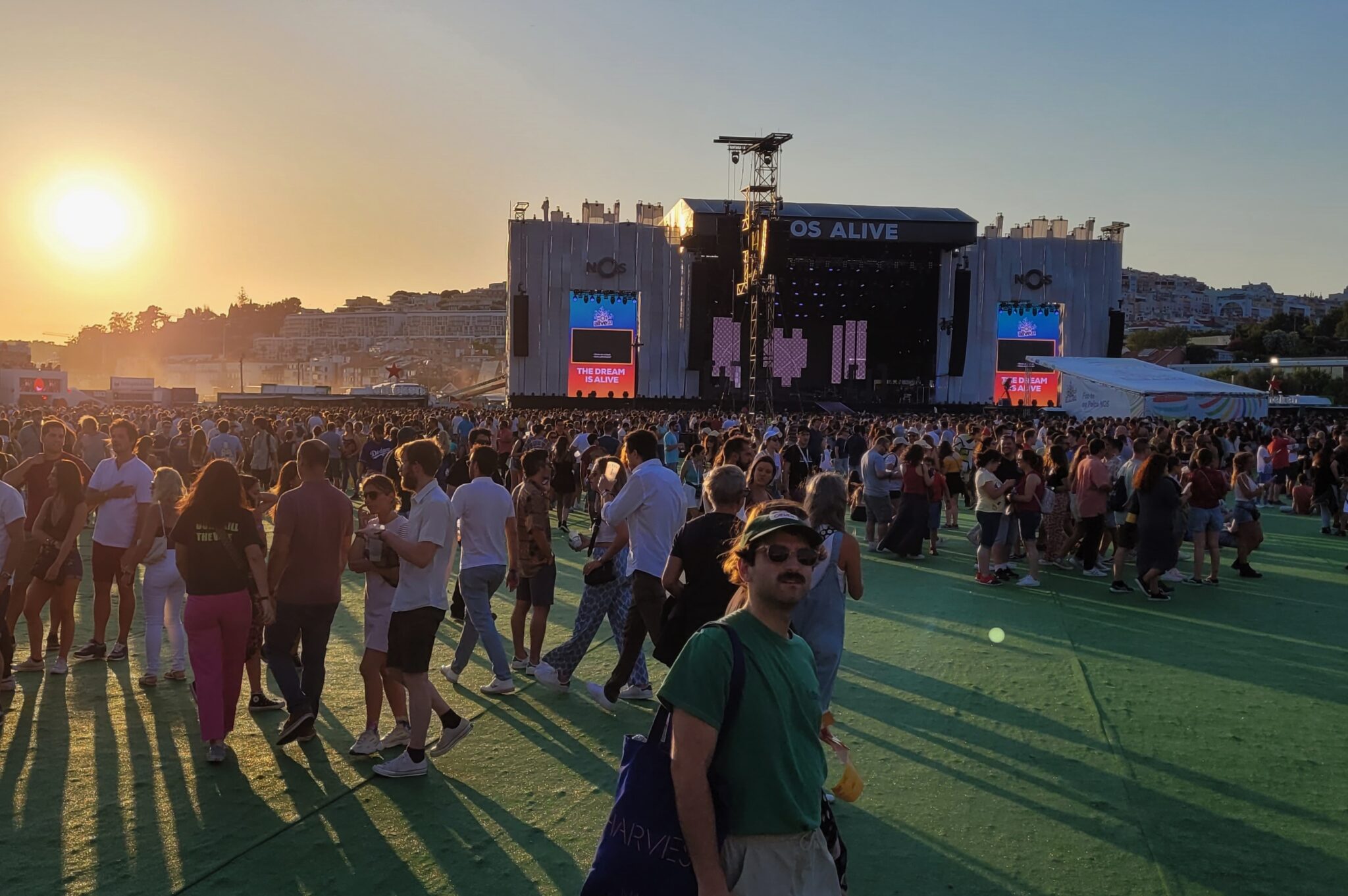 NOS Alive, festival em Portugal noites tropicais em Lisboa