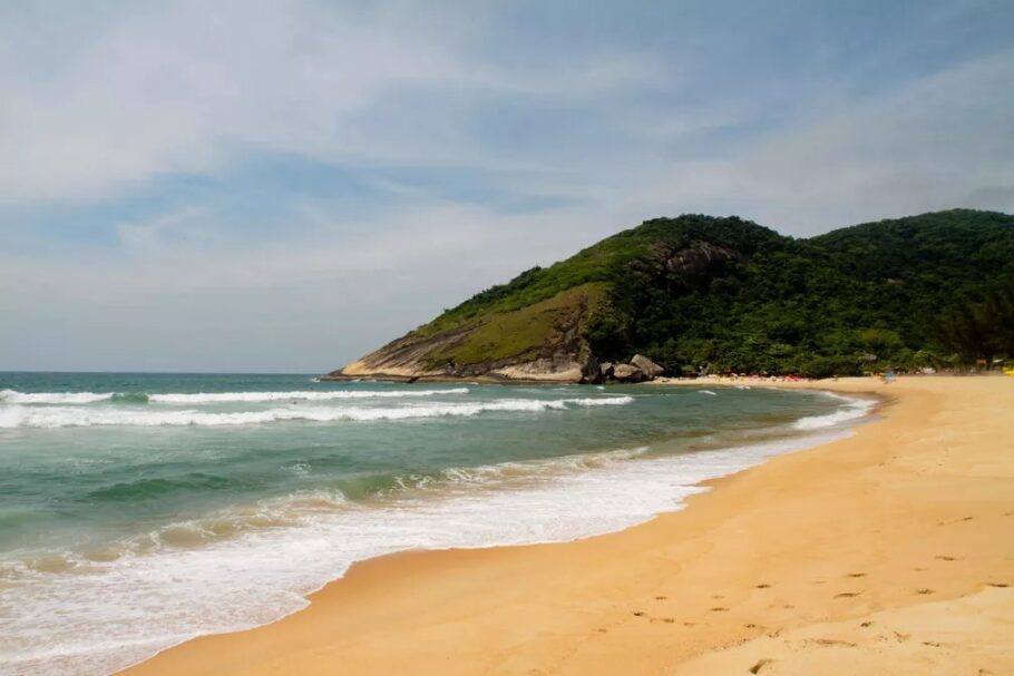Praia carioca de Grumari, na zona oeste, já foi eleita uma das 50 melhores do mundo