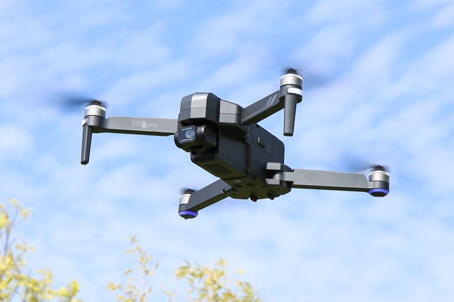 O drone F11S pro custa entre entre R$ 870,50 e R$1.794,97 na promoção do AliExpress