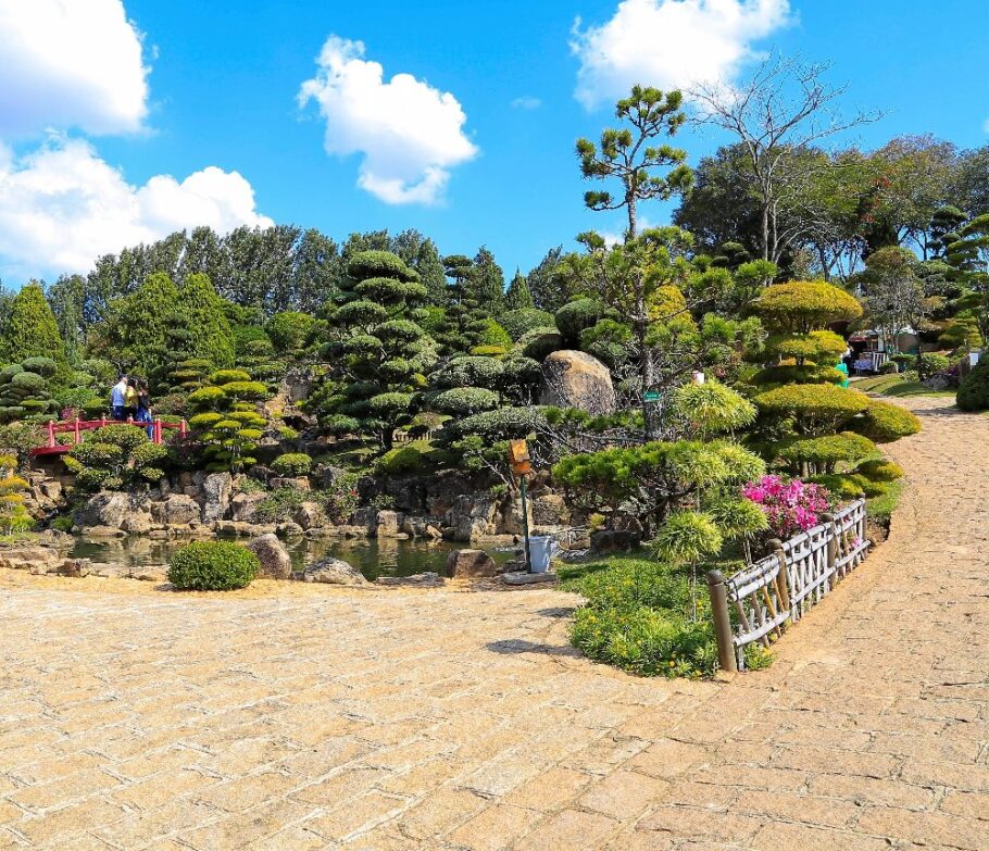 Jardim foi projetado cuidadosamente com simbolismos que remetem à cultura japonesa