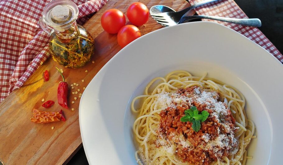 Delícias da gastronomia italiana integram o cardápio das 28 barracas de comidas e bebidas típicas. Foto: Rita und mit  por Pixabay.