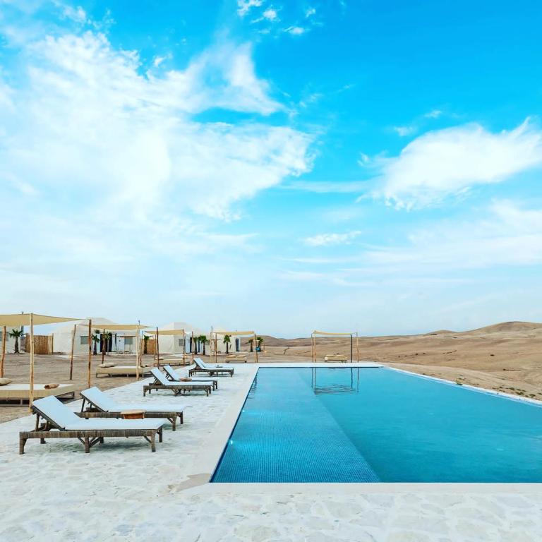 O Oxygen Lodge, no deserto de Agafay (Marrocos), tem até piscina