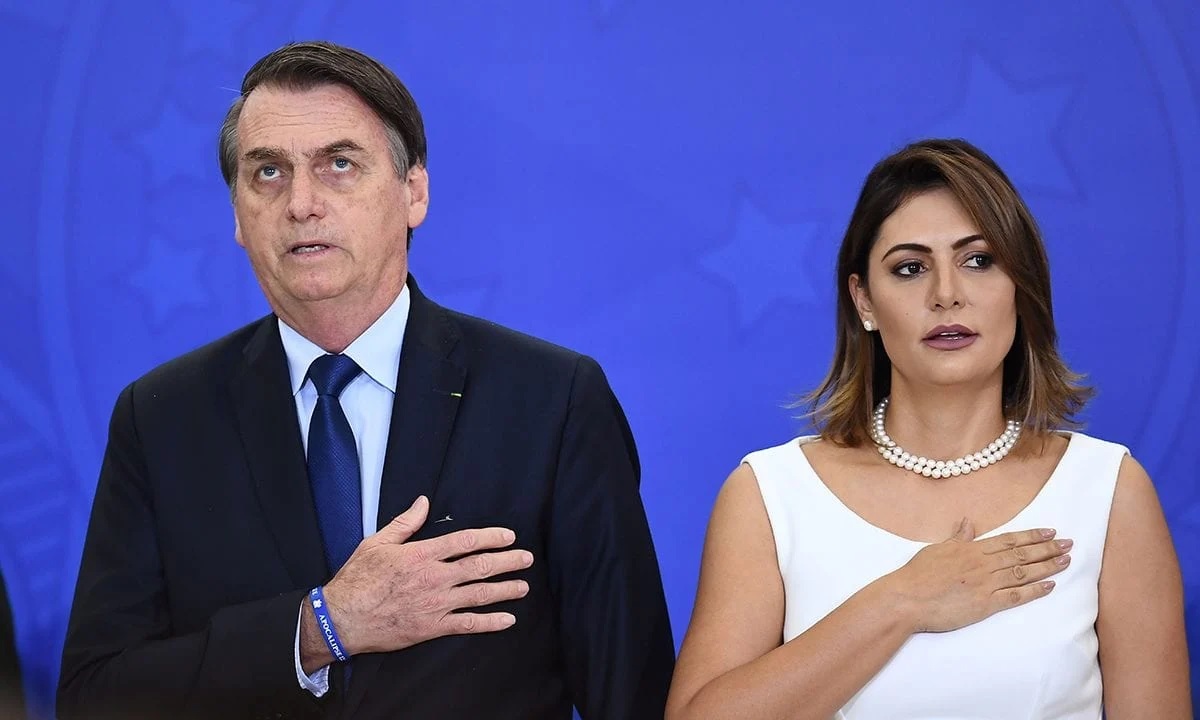 O que rolou? Jair Bolsonaro e Michelle não se seguem mais no Instagram