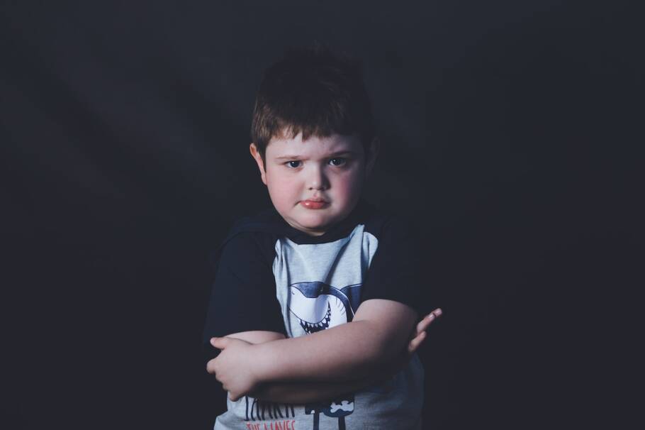 Que atitudes tornam a criança ansiosa ou pioram a ansiedade?