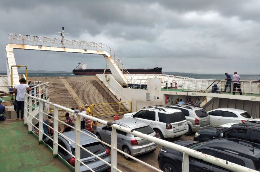 Ferry boat que faz a travessia Salvador até Itaparica