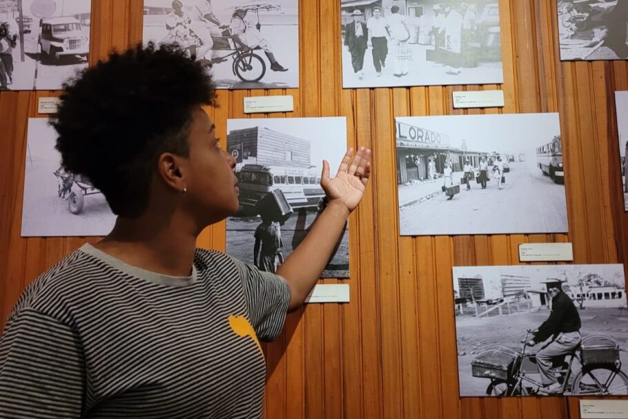  Conduzido pela guia de turismo Bianca D’Aya, o passeio busca apresentar personagens, lugares e histórias com protagonismo negro em Brasília