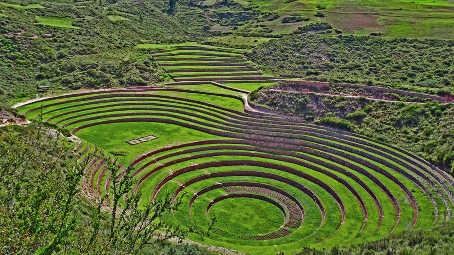 O sítio arqueológico de Moray é outra atração imperdível no Peru