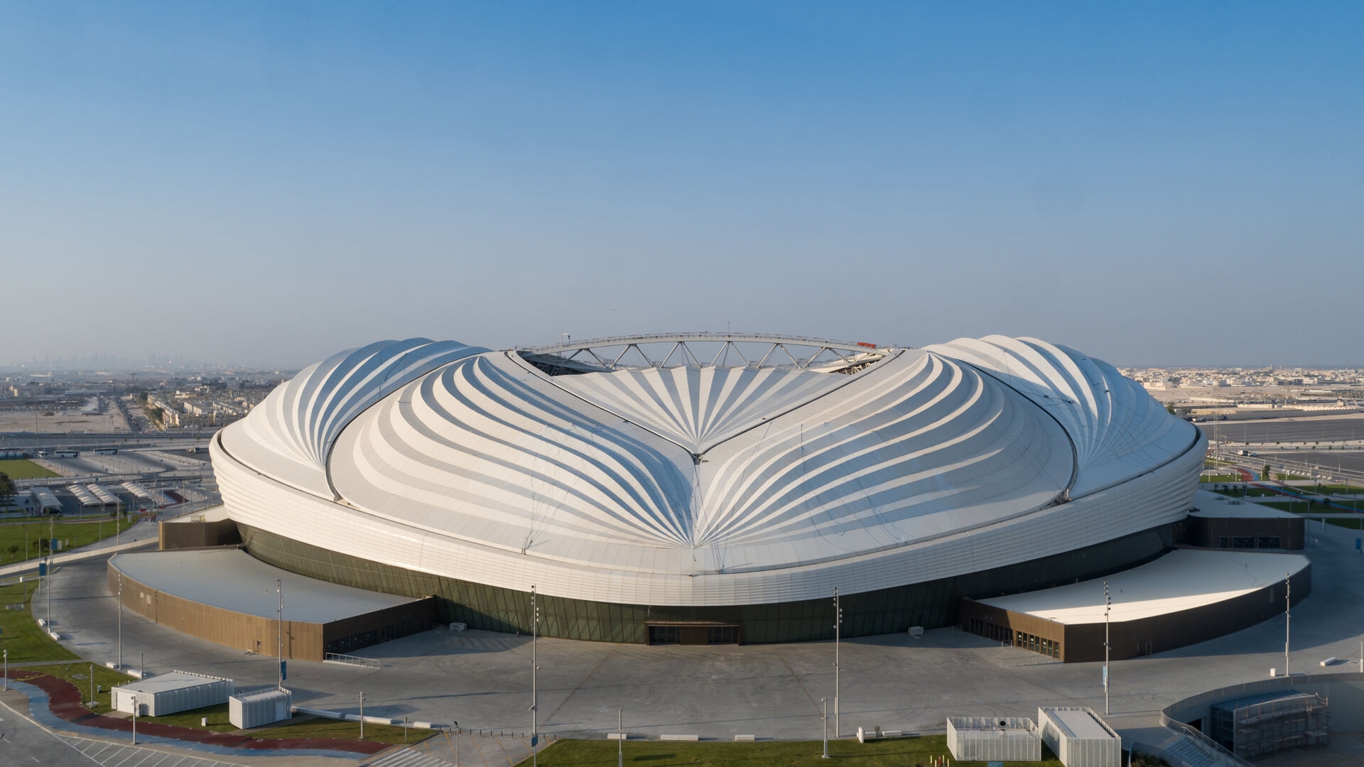 Estádio Al Janoub, que recebeu Suíça x Camarões pelo grupo do Brasil, vira alvo de piadas por semelhança com vagina