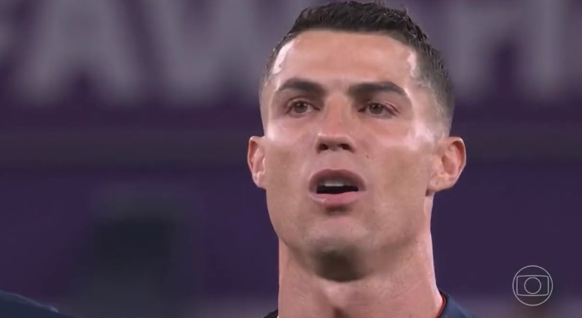 Cristiano Ronaldo chora ao hino de Portugal e emociona web