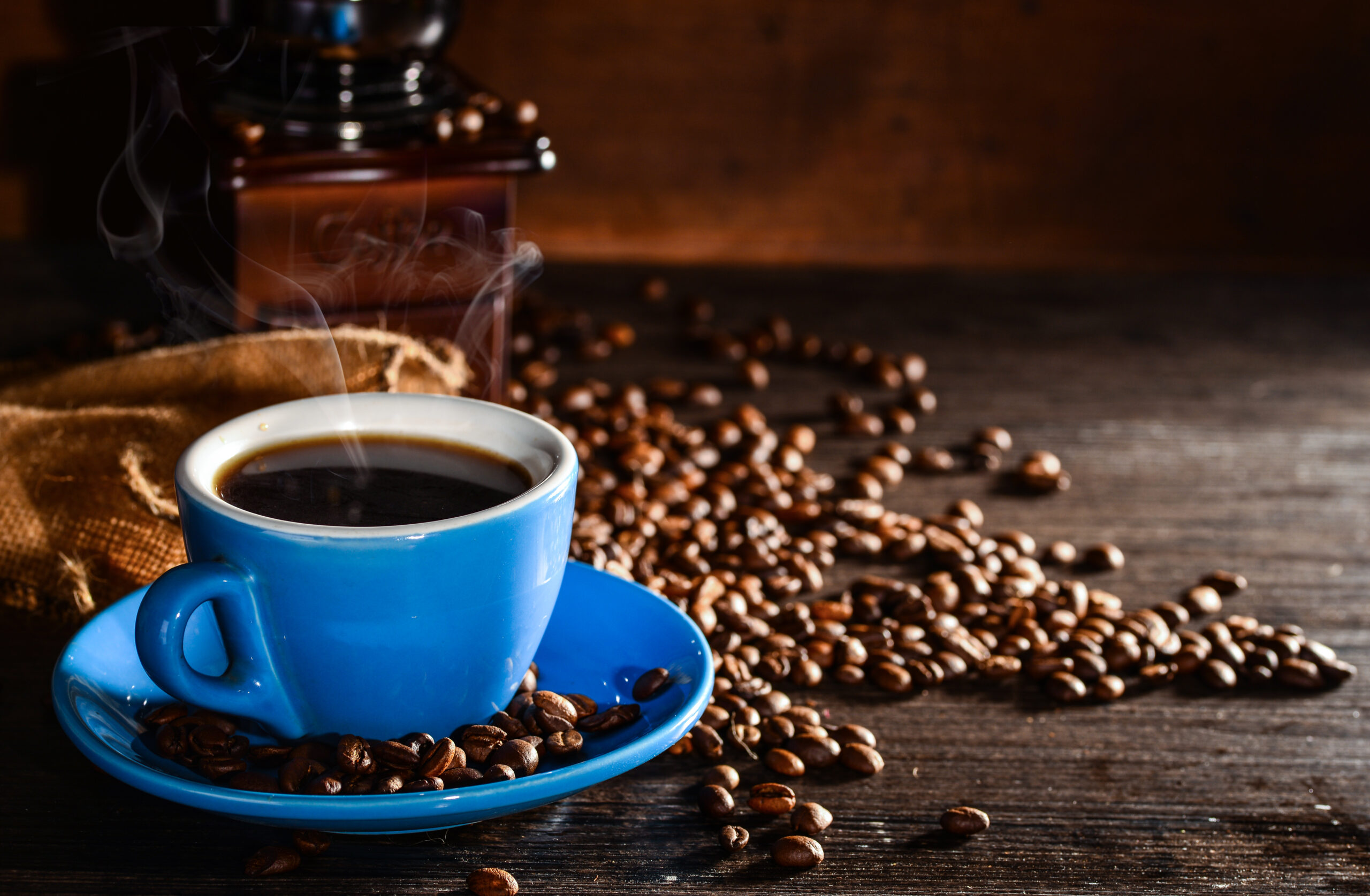 Além dos inúmeros benefícios à saúde, componentes do café são aliados contra a redução da gravidade de doença hepática – iStock/Getty Images