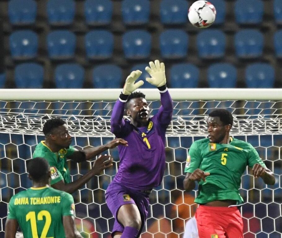 Goleiro titular de Camarões é expulso na delegação da Copa do Mundo