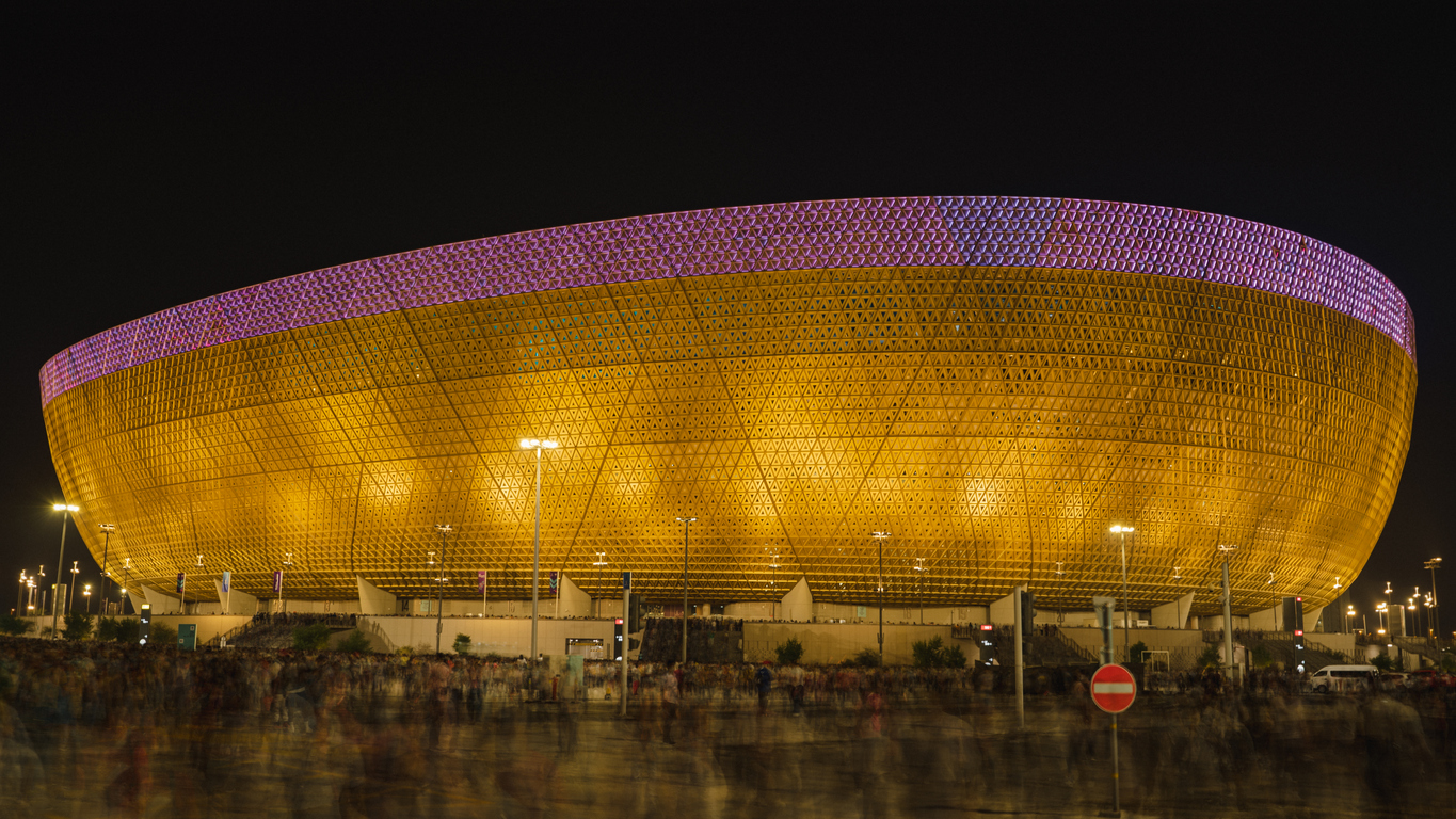 Fachada dourada marca estádio da final da Copa do Mundo do Catar