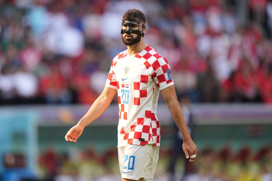 Uso de máscara por jogador da Croácia chama atenção