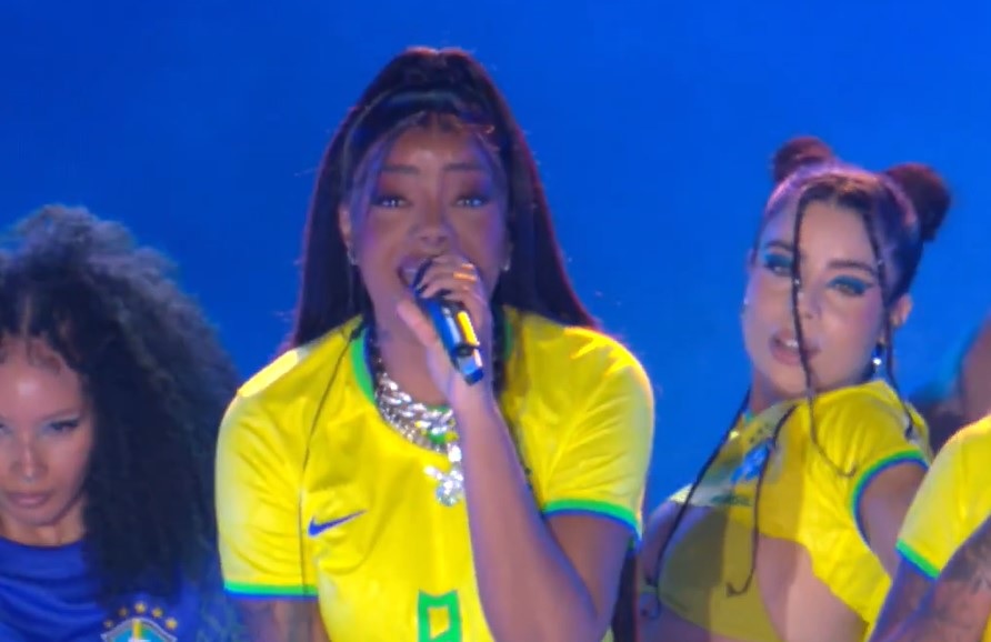 Por que brasileiros criticam Lumilla por fazer show na Copa do Catar?