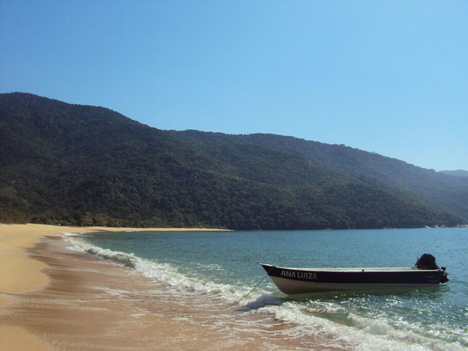 A pacata paia Grande da Cajaíba, em Paraty (RJ)