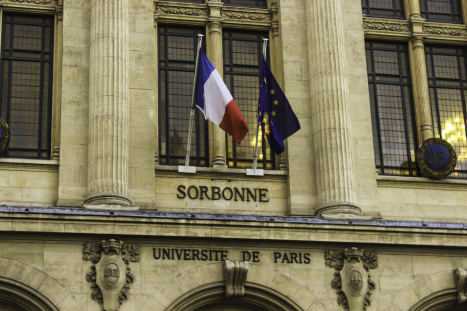 Plataforma ajuda a encontrar bolsas de estudos na França