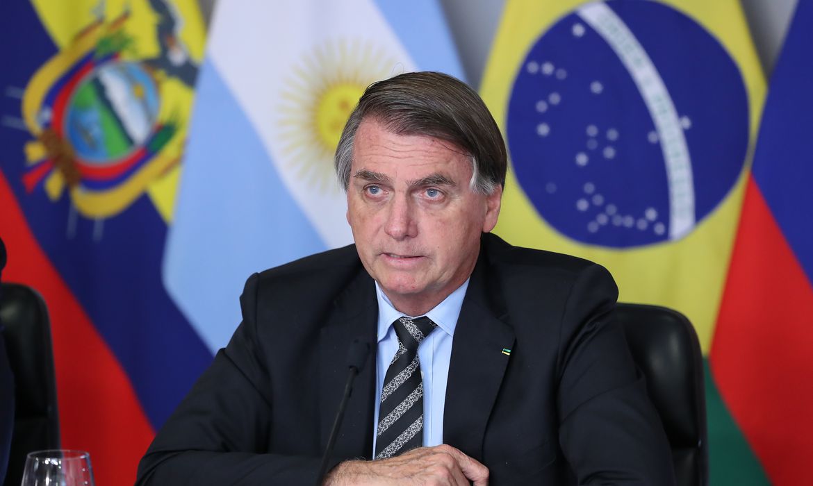 Bolsonaro acha que será preso pelo STF, revela líder do governo