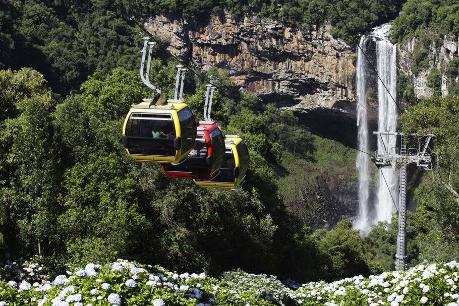 Teleférico é uma das atrações do Parque Estadual do Caracol, em Canela (RS)