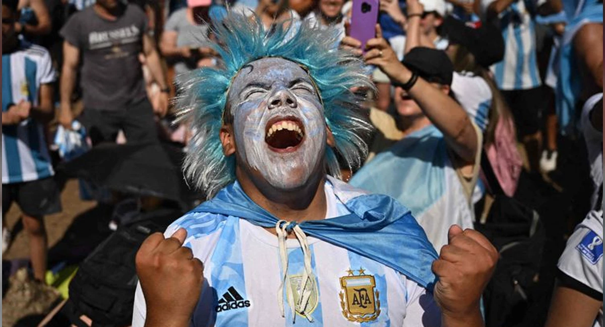 Assista à torcida da Argentina cantando em jogo da Copa