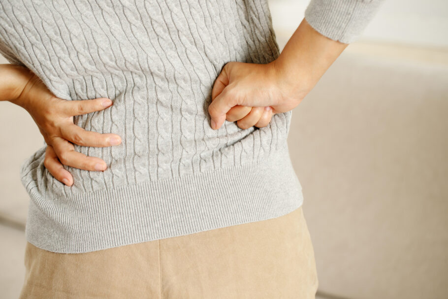 Doença silenciosa pode causar dor nas costas como primeiro sinal