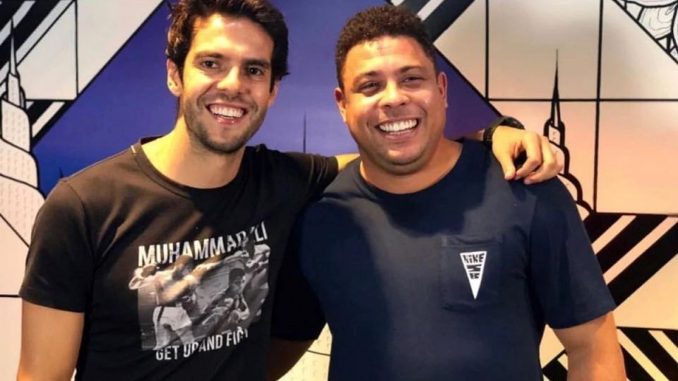 Amigos para além das quatro linhas, Kaká e Ronaldo jogaram juntos na seleção brasileira e Milan (ITA) – Foto: Reprodução/Twitter