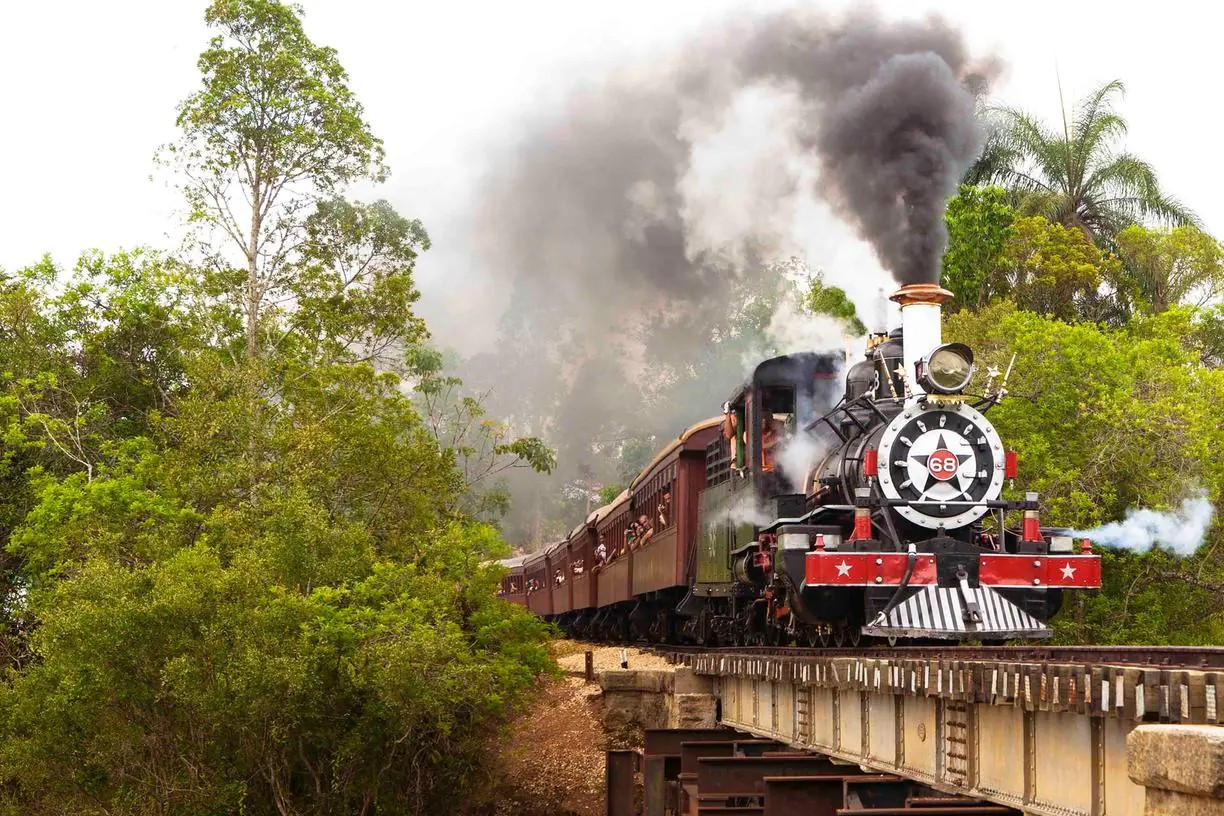Maria Fumaça de São João del-Rei amplia horário nas férias
