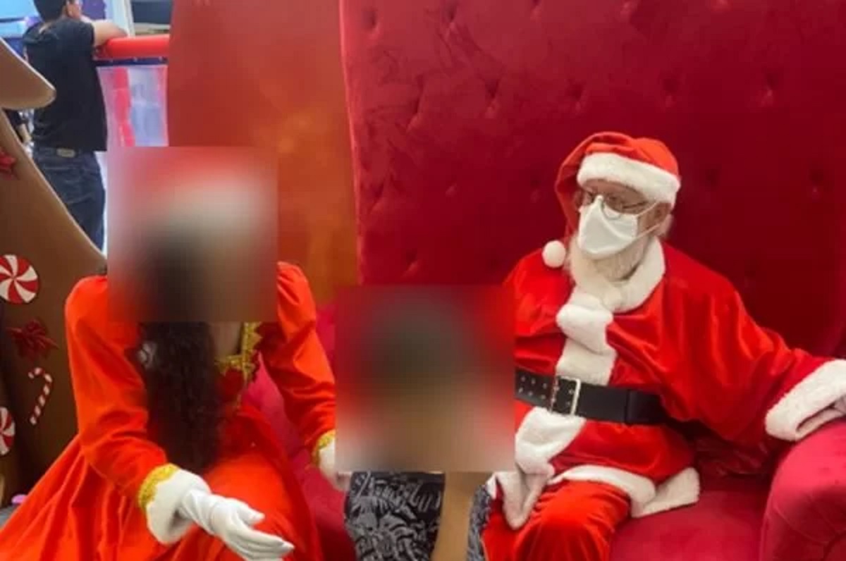 Papai Noel que negou abraço para criança autista é demitido