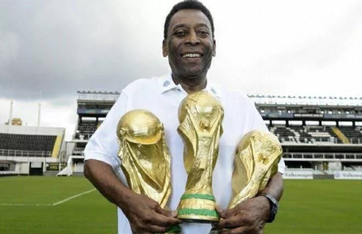 Estudo da Forbes mostra que Pelé seria o jogador mais bem pago da atualidade