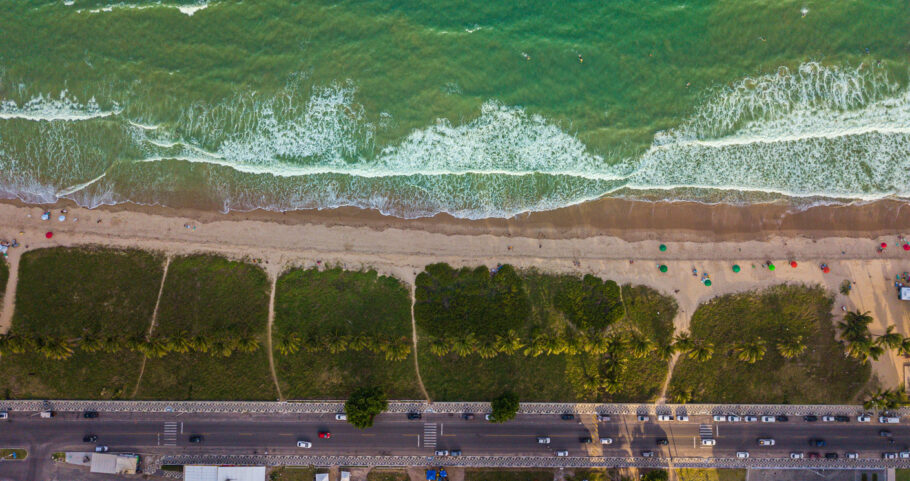 Vista aérea da praia de Intermares, em Cabedelo (PB)