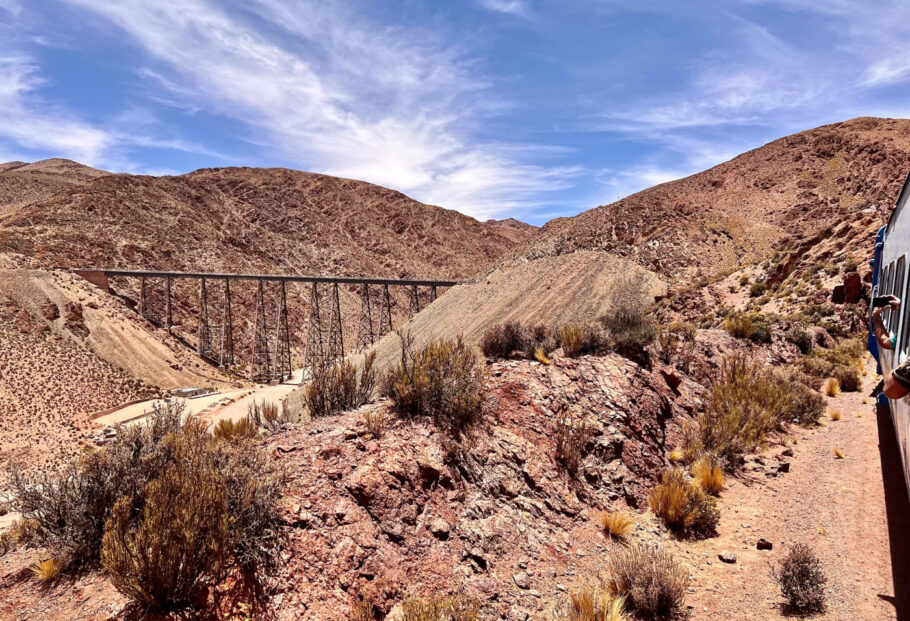 Viaduto La Polvorilla é o ponto alto do passeio do Trem das Nuvens, na Argentina