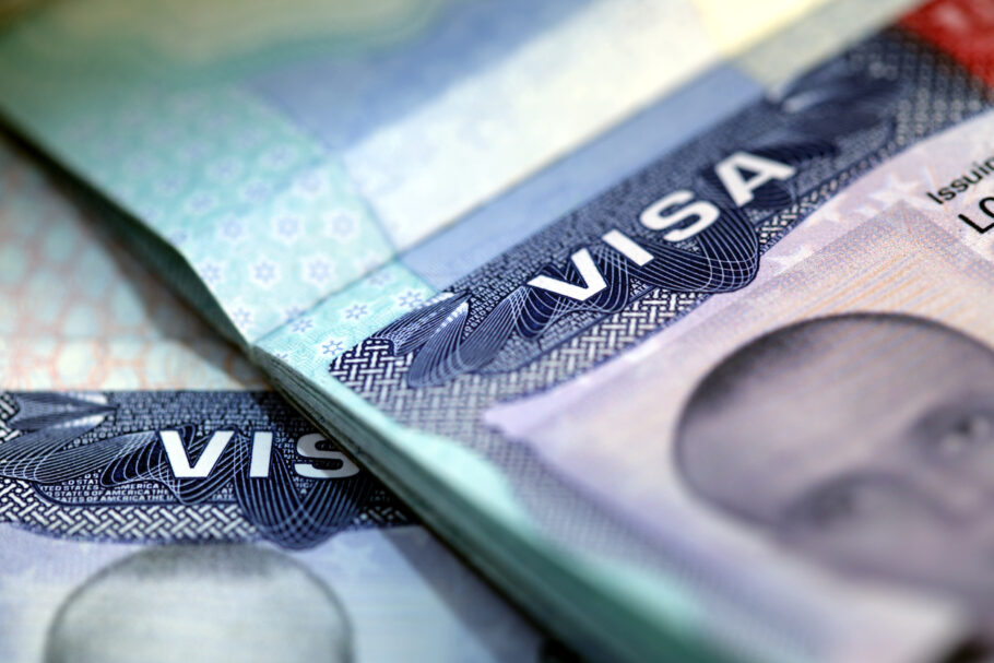 Site destaca problemas causados ​​pela demora na concessão do visto americano