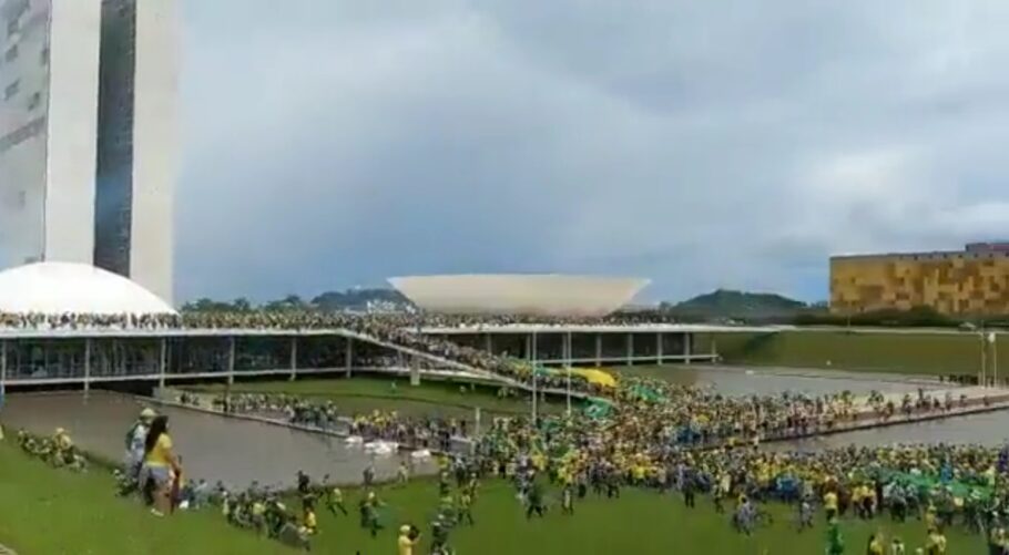Capitólio à brasileira, bolsonaristas invadem Congresso Nacional