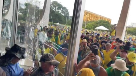 Bolsonaristas invadiram Congresso, Palácio do Planalto e Supremo Tribunal Federal