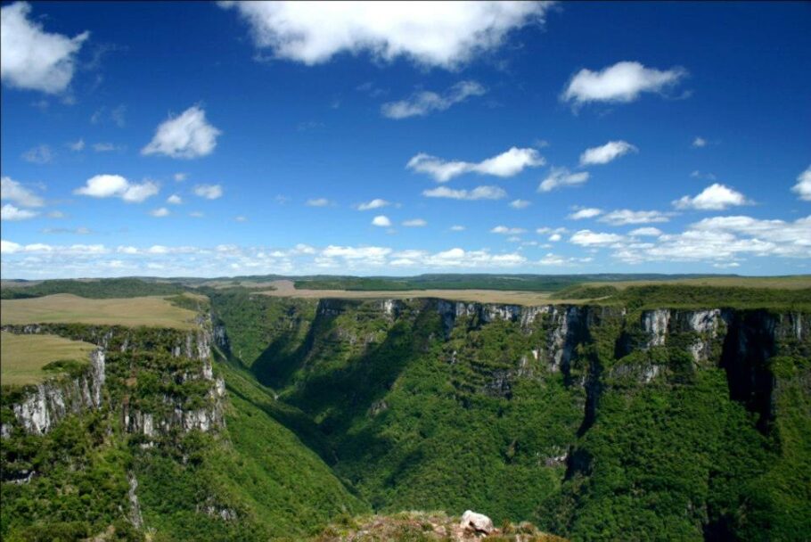 Canyon Fortaleza em Cambará do Sul é passeio imperdível 