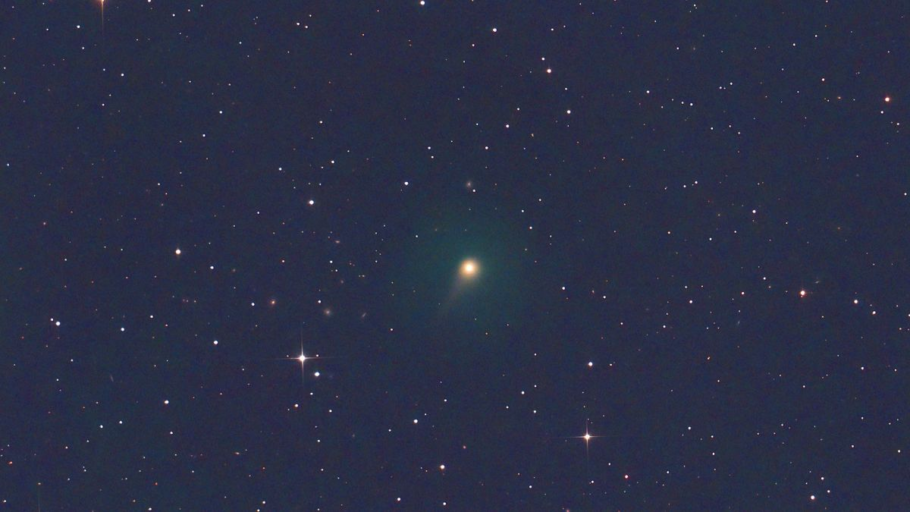 Imagem do cometa C/2022 E3 (ZTF), que poderá ser visto a olho nu do Brasil