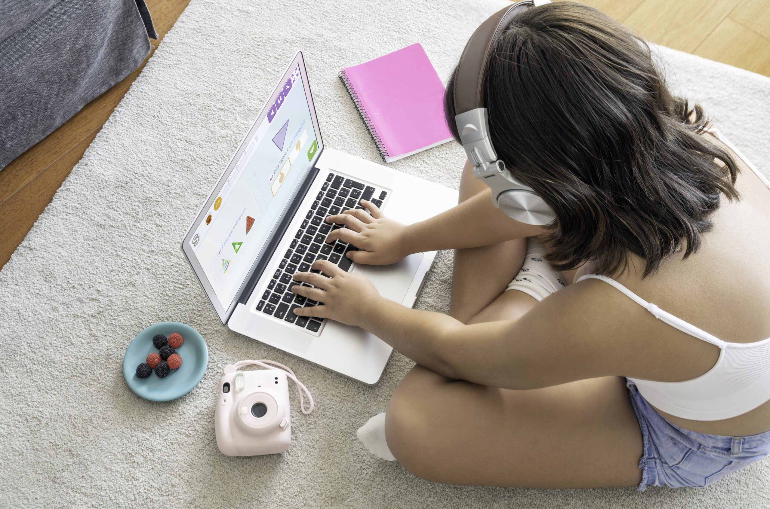 Desenvolvida para tablets e computadores, a Smartick alia tecnologia e diversão com o uso de inteligência artificial para propor desafios lúdicos as crianças e adolescentes