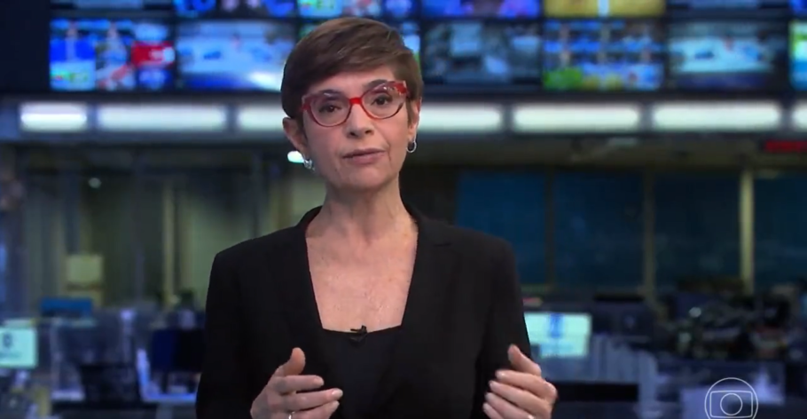 Renata Lo Prete entra ao vivo para corrigir informação do JN sobre Bolsonaro