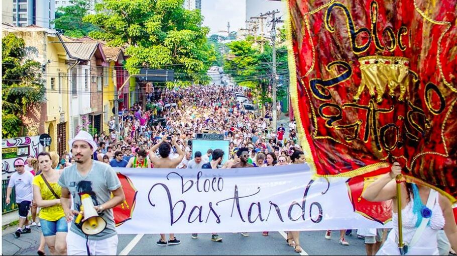 Bloco Bastardo sai no carnaval de rua de São Paulo
