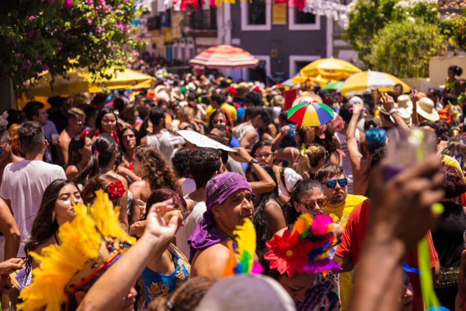Golpes no Carnaval: veja como se proteger durante a folia
