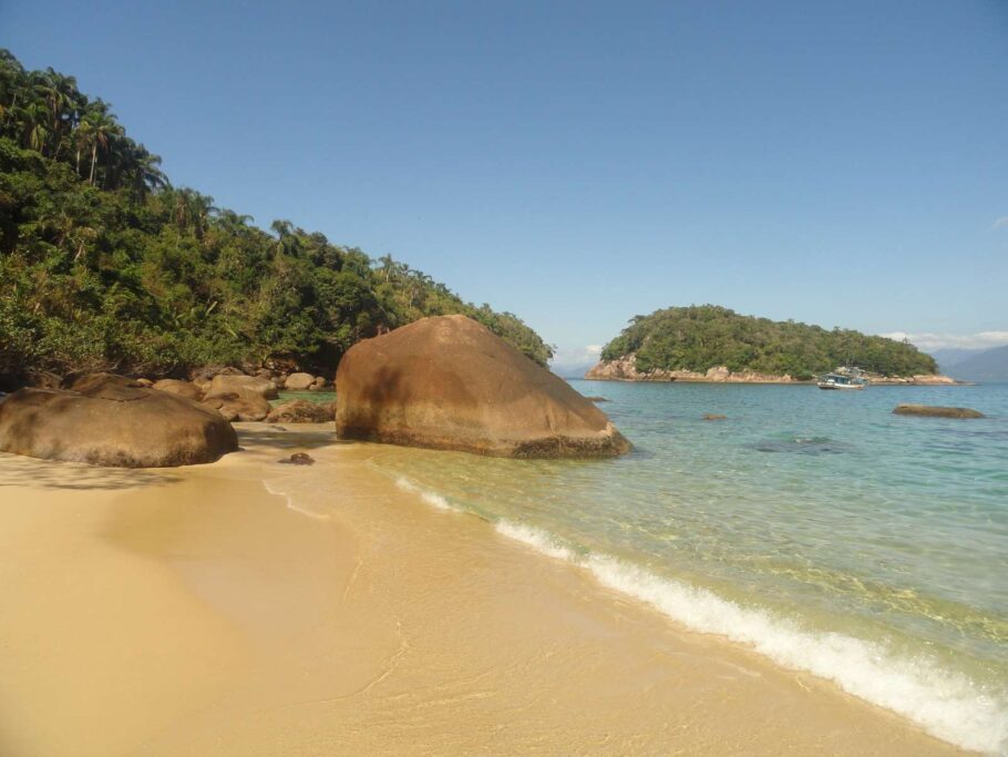 A Ilha das Couves, em Ubatuba, é uma das ilhas para conhecer no litoral de São Paulo