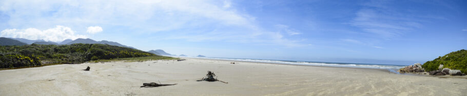 A Ilha do Cardoso, no litoral sul de SP, tem praias desertas