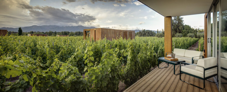 O Entre Cielos Wine Hotel & Spa, em Mendoza, tem “quartos” em meio aos parreirais
