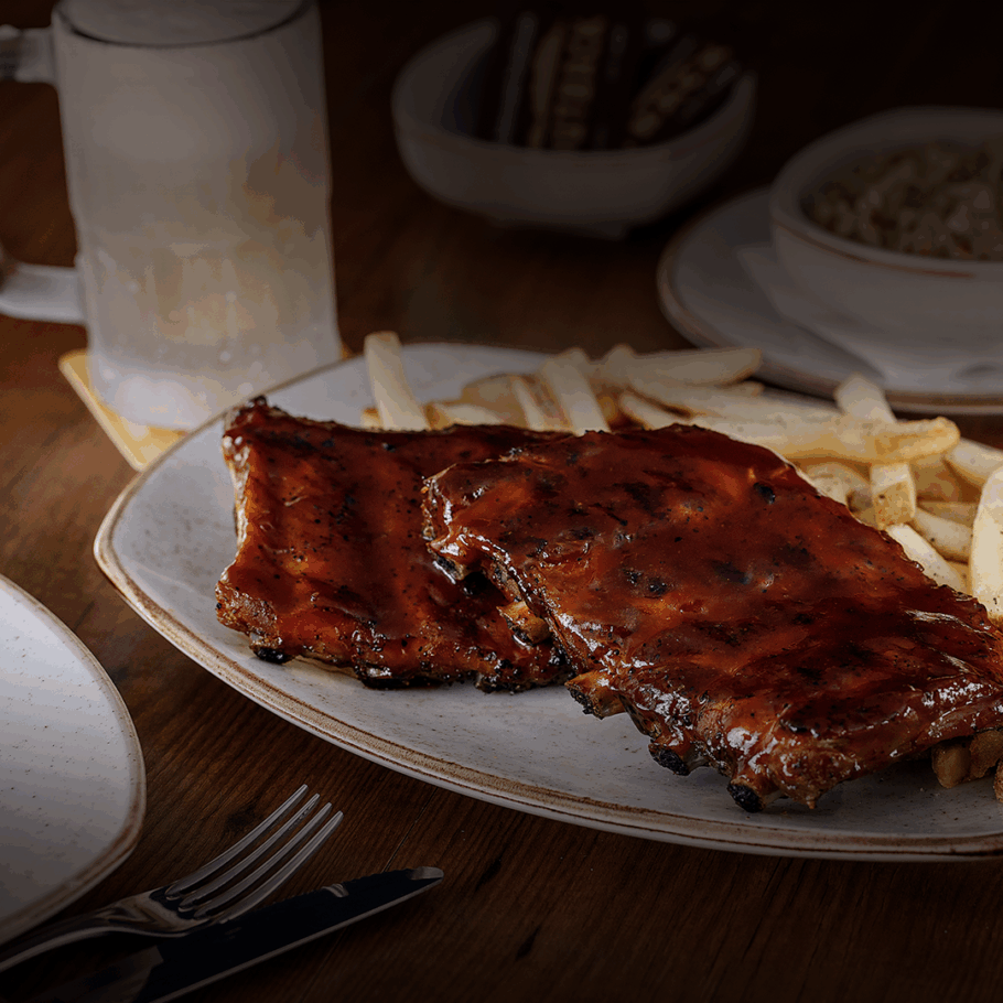 Combo com preço especial traz a Jr. Ribs For Two com Chopp, Iced Tea ou refrigerante.