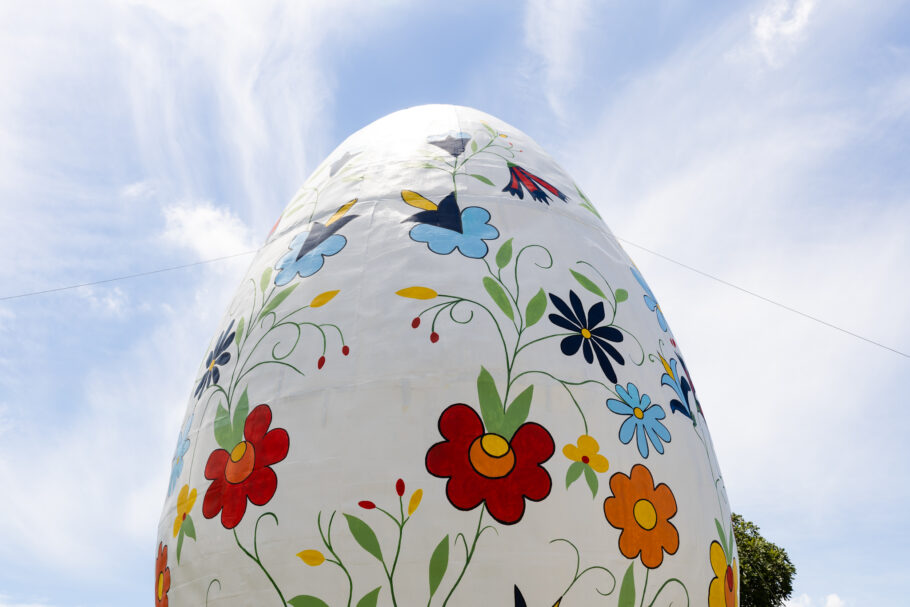 Ovo decorado de 16 metros e meio de altura é um dos destaques da programação da Osterfest