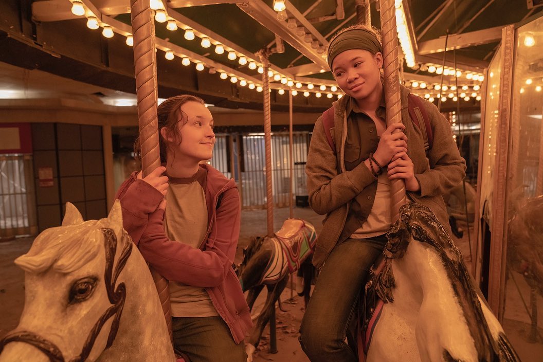 Bella Ramsey e Storm Reid interpretam Ellie e Riley na série “The Last of Us”