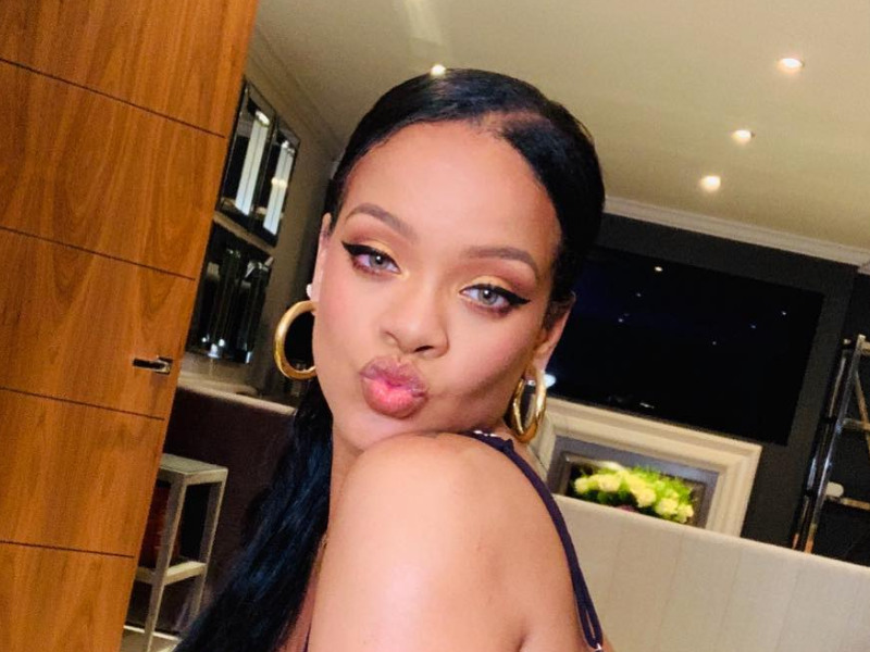 Rihanna briga com internautas no Instagram após críticas por elogio ao filho