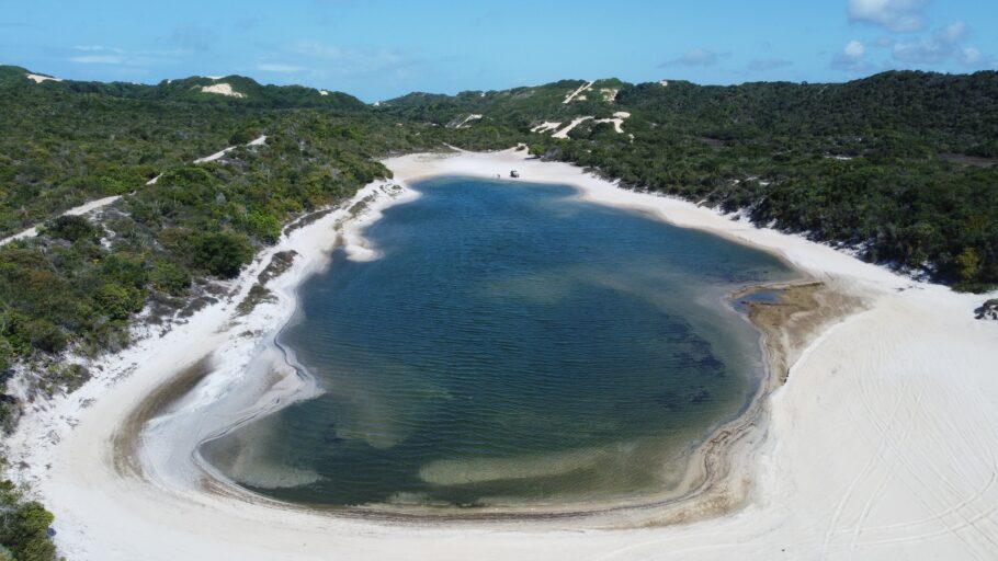 A lagoa do Arroz só pode ser acessada através de veículos 4×4