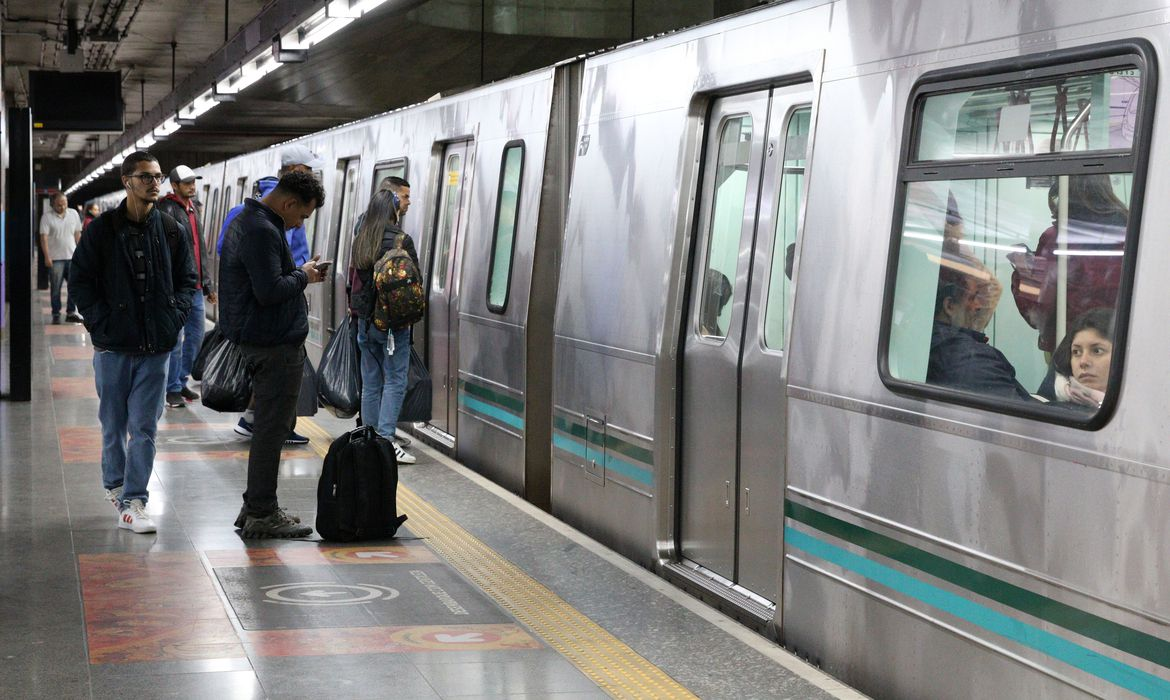 Catraca livre no Metrô! Governo de SP aceita desafio dos metroviários em greve