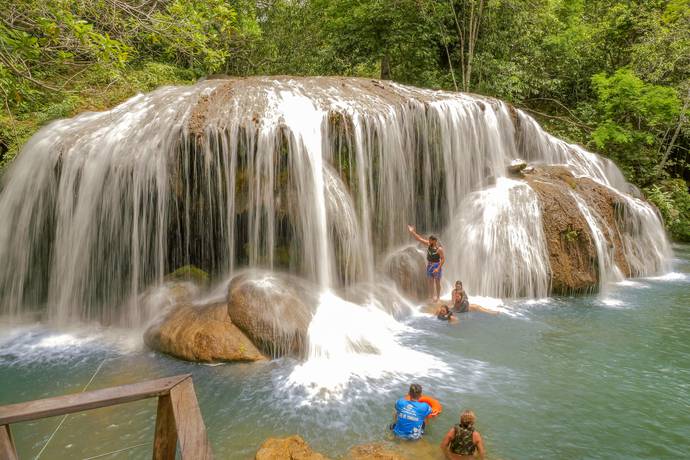 A cachoeira do Sinhozinho, em homenagem a figura icônica de um curandeiro de Bonito
