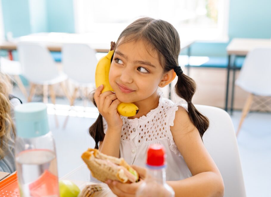 Entenda a importância da alimentação saudável para crianças na idade escolar